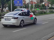 Камери ловят безрасъдно поведение на абитуриенти