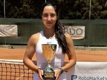16-годишна българка триумфира на сингъл и двойки на тенис турнир до 18 в Кипър
