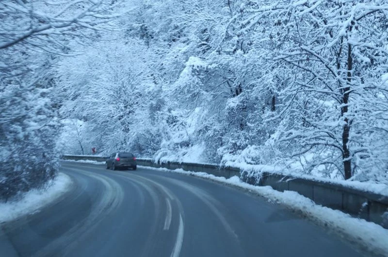 На днешния ден преди 33 години обилен сняг изненадва България