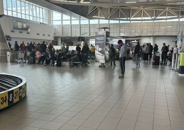 Българи останаха без багаж в Мадрид защото на самолета е