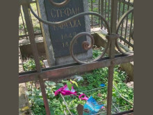 Гробът на Стефан Караджа в Русе се превърна в сметище