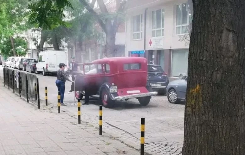 Кола на абитуриент се запали в движение в Пловдив