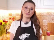 Журналистката Лора Инджова показва мъжа си
