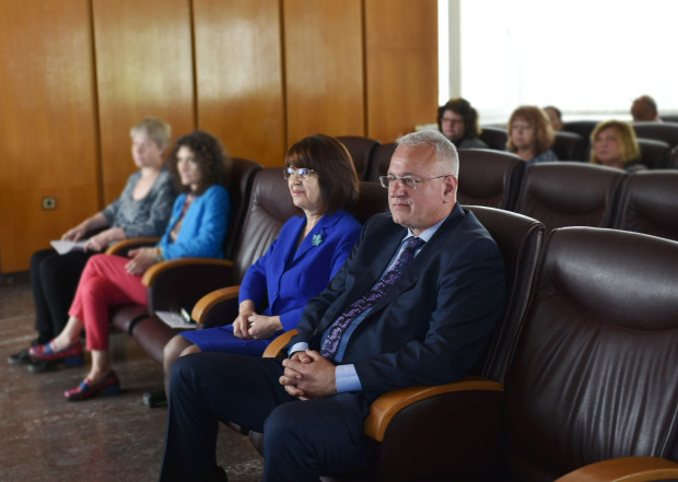 TD На тържествена церемония пред Общото събрание на съдиите Елена Захова