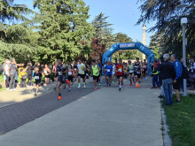 Стотици участници се включиха в казанлъшкия маратон "Розова долина"