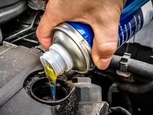Експертен съвет: Никога не слагайте добавка за масло в двигателя на автомобила