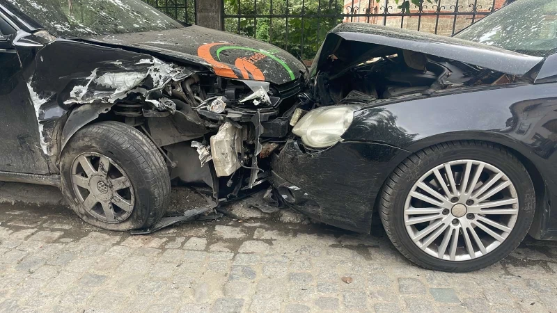 След полицейска гонка в Търново: Задържаха неправоспособен надрусан шофьор, ударил няколко коли