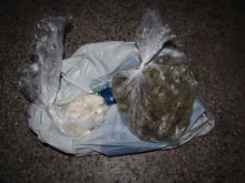 Във Видин: Мъж изхвърли найлонова торба с наркотици от блока си