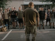 "Азов" започна да набира бойци в украинските затвори, щурмовият батальон "Да Винчи" също провежда набор