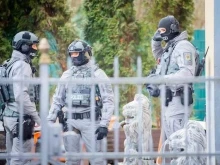 Престъпен клан блокира пътя към летището в Берлин с джипове и пикапи