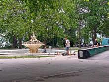 Стягат най-романтичния фонтан във Варна за лято 2024