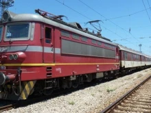 Два влака се удариха на Централна ЖП гара в София, има пострадали