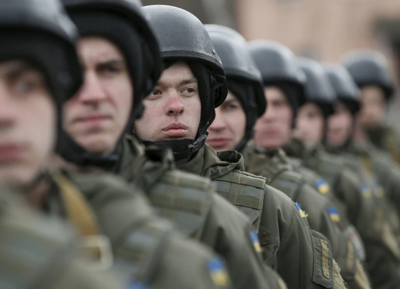 Украйна съкращава сроковете на подготовка на новобранците до месец и половина