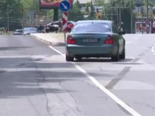 Объркани шофьори карат в насрещното по улица "Фритьоф Нансен" в столицата