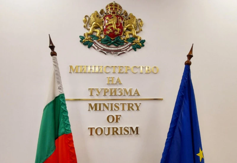 Милошев подписа 49 удостоверения за категоризиране на туристически обекти