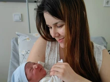 Майка от Пловдив роди вкъщи четири седмици преди термина
