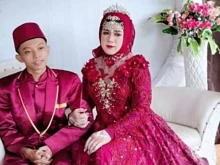 Индонезиец разбра 12 дни след сватбата си, че се е оженил за мъж