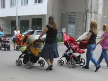 Борят демографската криза в Плевен с по-високи помощи