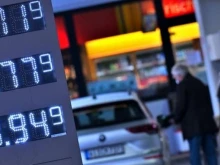 Супер новина за българските шофьори от Европа, ще останат много доволни от цените на бензина