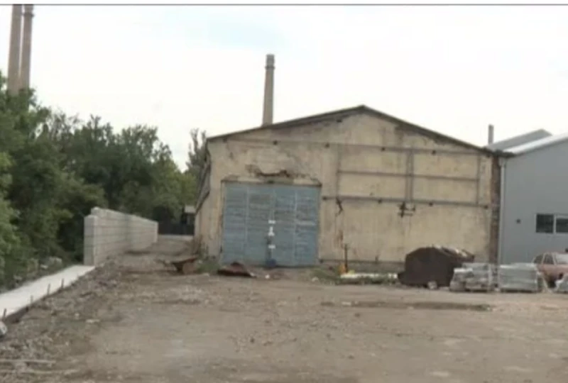 Фирмата със склада с живак в Перник имала 6 акта и 6 постановления