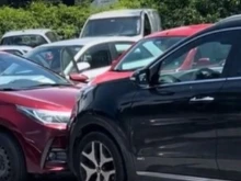 "Ще те ликвидирам": Обвиниха жената, която блъсна нарочно автомобил на столичен паркинг