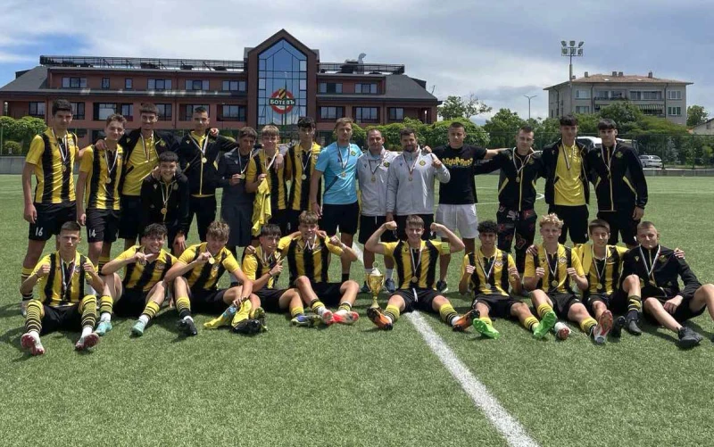 Трофей! Юношите на Ботев спечелиха U19, оставиха зад гърба си Арда и Марица