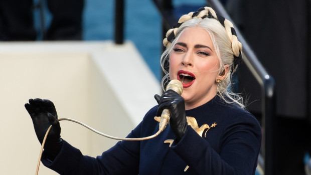 Мегазвездата Лейди Гага призна че е пяла пред препълнени стадиони