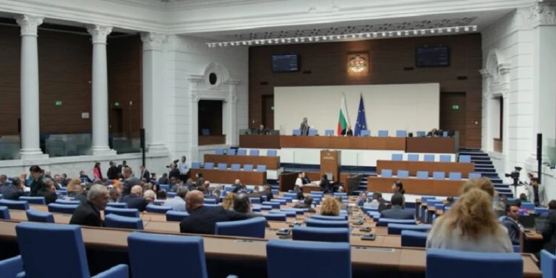 Извънредно заседание на парламента утре
