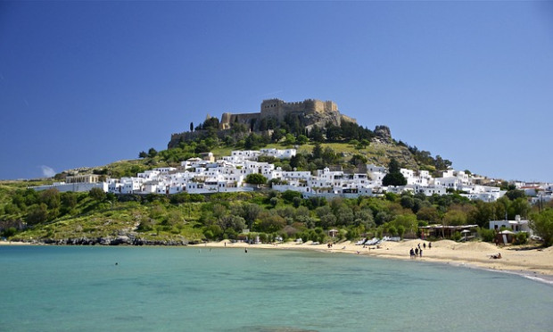 В Гърция юни започна с високи температури до 35 градуса и пълни
