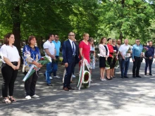Нова Загора свежда глава пред Ботев и загиналите за България