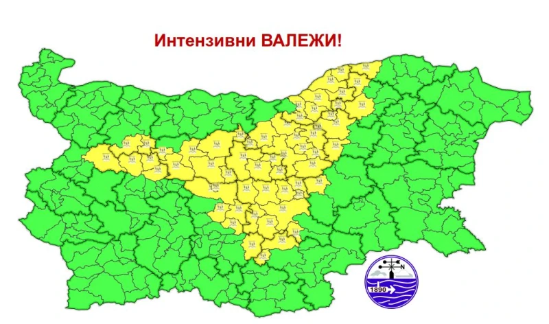 В сила е предупреждение за опасно време за половин България за утре