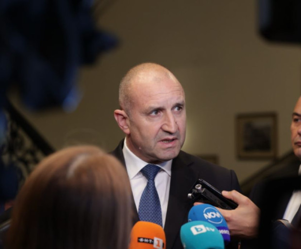 Неуместно е българското правителство да проявява колебание и непоследователност в