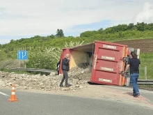 Шофьорът, който загина при катастрофа край Плаково, е паднал от мост с камиона си