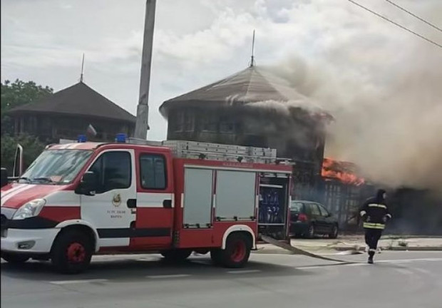 Голям пожар лумна във Варна Това стана ясно от кадри