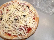 Солена глоба заради замразена пица в Дупница