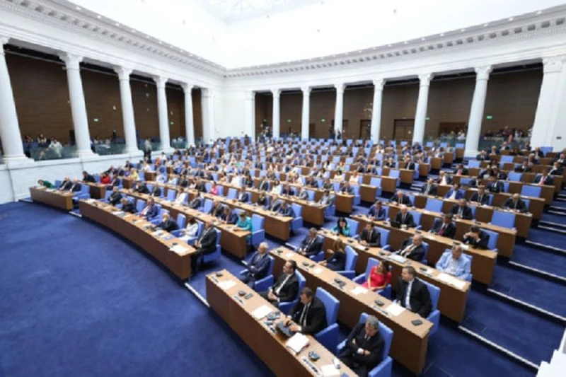 Проучване показва близо 10 процента разлика между първата и втората партия за изборите