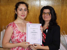 Студентка от Варна изпревари всички в международен конкурс за превод