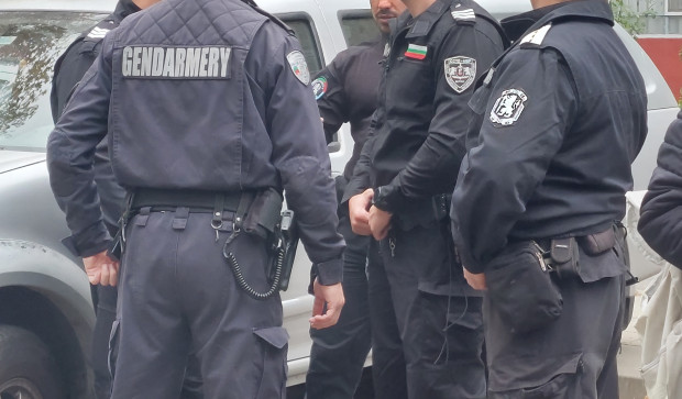 Въоръжен нахлу в златарски магазин в центъра на Бургас