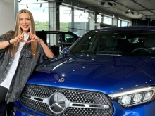 Певицата Бони с нов лъскав автомобил