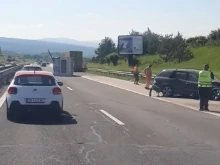 Катастрофа на магистрала "Тракия", има преобърната каравана