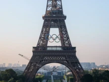 Олимпийските кръгове вече красят Айфеловата кула