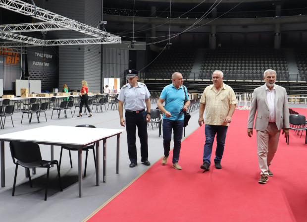 TD В ход е подготовката на многофункционалната спортна зала Арена Русе