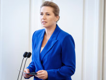 Нападнаха Мете Фредериксен, тя е в шок
