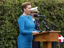 Премиерът на Дания е получила "лека травма от камшичен удар" след нападението