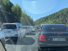 Те избраха да чакат на опашката за Гърция