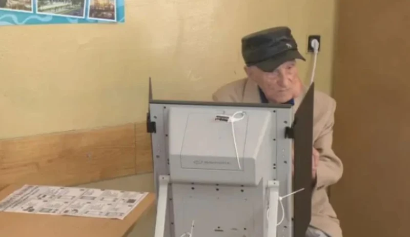 Дядо на 104 години показа на всички българи как се прави