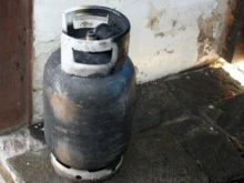Жена е в болница след взрив на газова бутилка в жилище на "Пещерско шосе...