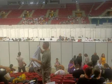 Изборната нощ: Напрежение в Арена София няма, сгрешени протоколи - пак има
