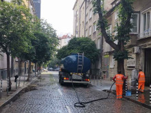 Започва миенето на карета от улици в пет столични района
