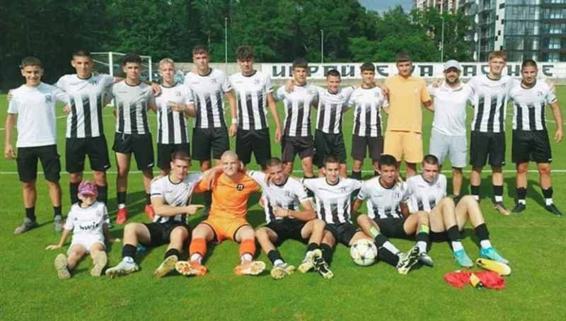 Юноши на Локо помогнаха на 17-годишния Мариян Давидов, който се бори със страшна болест